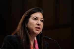 Former Fed official who abruptly quit violated trading rules: report